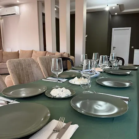 Rusi Villa Shirgjan